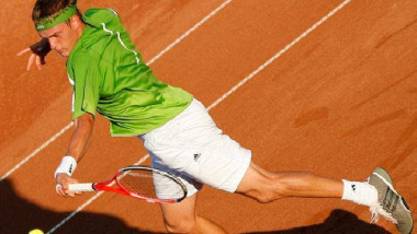 luncanu intr-un meci de tenis