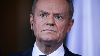 donald tusk ascuta la casca un discurs