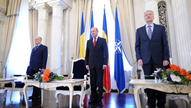 ion iliescu traian basescu si emil constantinescu la 10 ani de nato - presidency.ro
